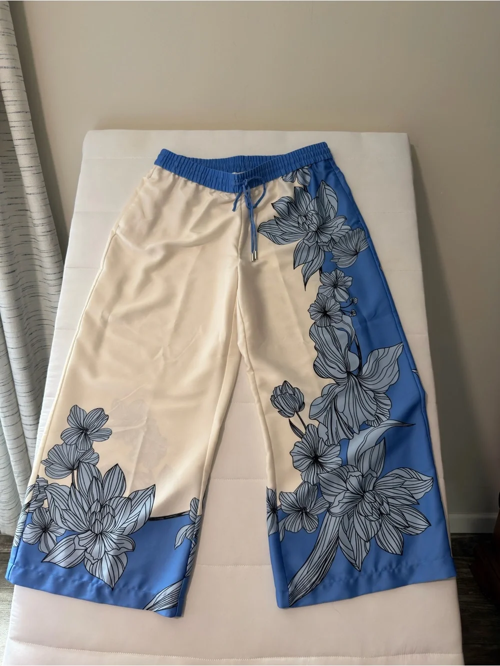 Eliane Rose White Blue Floral Wide-Leg Culotte Pants Satin Drawstring Elastic XL